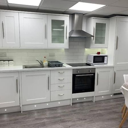 Huge Studio Close To City Centre With Free Secure Parking Leeds  Dış mekan fotoğraf