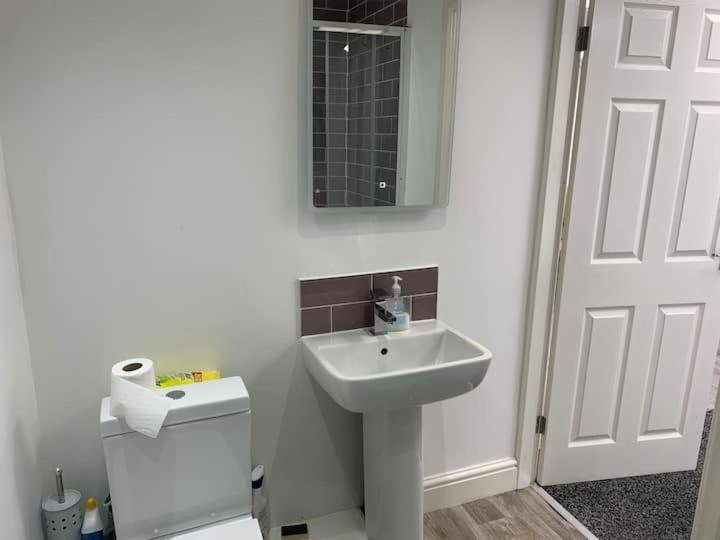 Huge Studio Close To City Centre With Free Secure Parking Leeds  Dış mekan fotoğraf